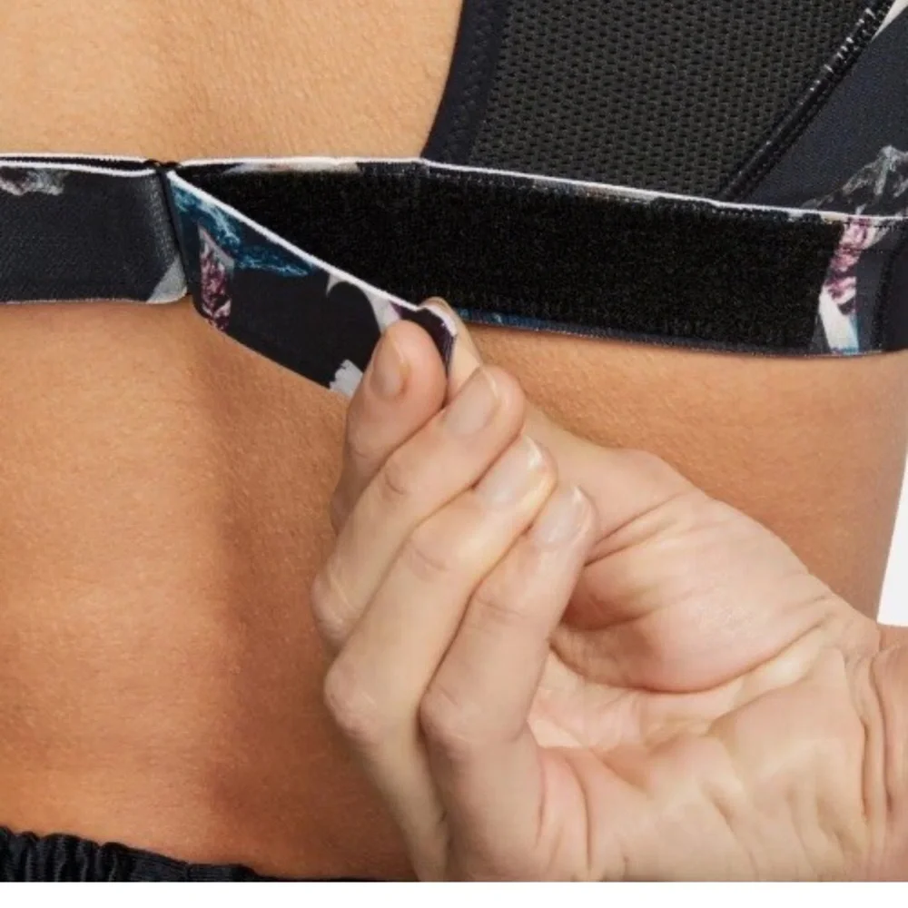 Nike Women's Dri-FIT High-Support‎ Adjustable Sports Bra DR0313-010 Size L (A-B)